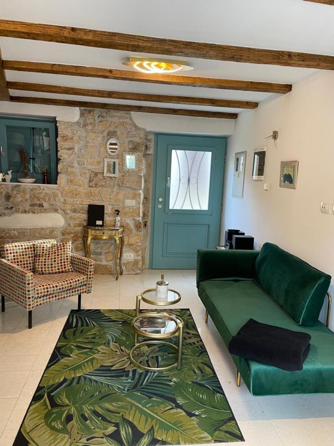bezauberndes Steinhaus mit Garten in der Altstadt von Rovinj Exterior foto