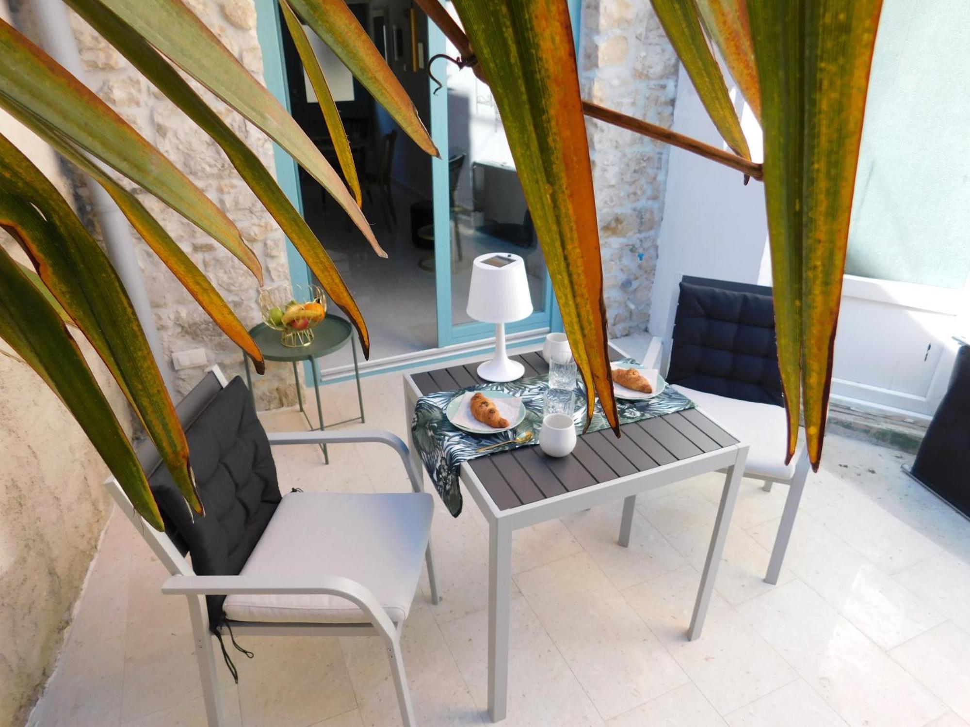 bezauberndes Steinhaus mit Garten in der Altstadt von Rovinj Exterior foto
