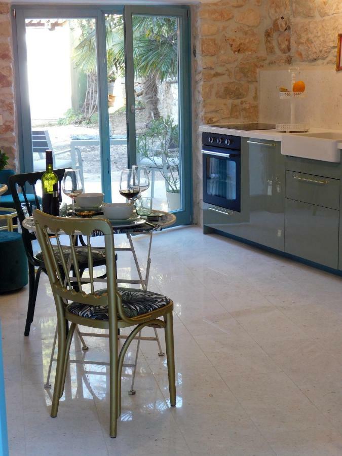 bezauberndes Steinhaus mit Garten in der Altstadt von Rovinj Exterior foto