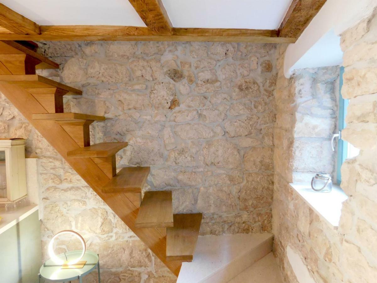 bezauberndes Steinhaus mit Garten in der Altstadt von Rovinj Exterior foto