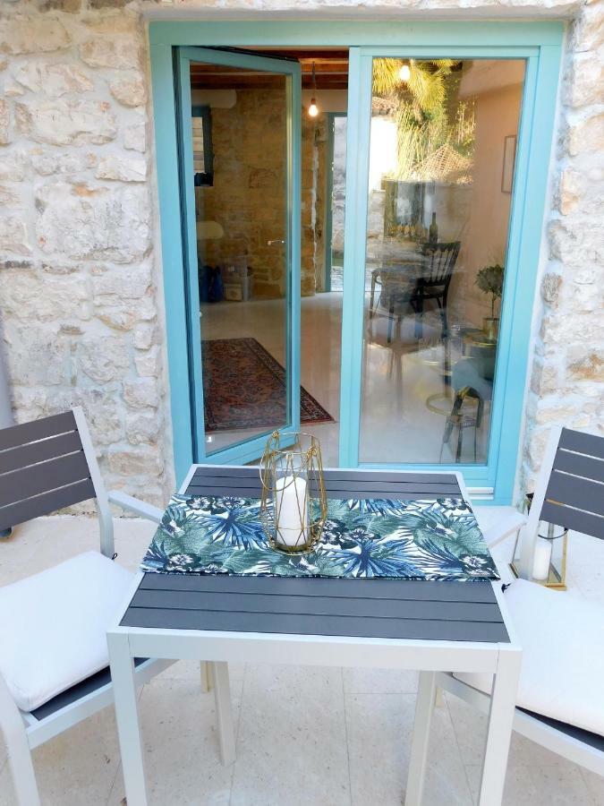 bezauberndes Steinhaus mit Garten in der Altstadt von Rovinj Exterior foto